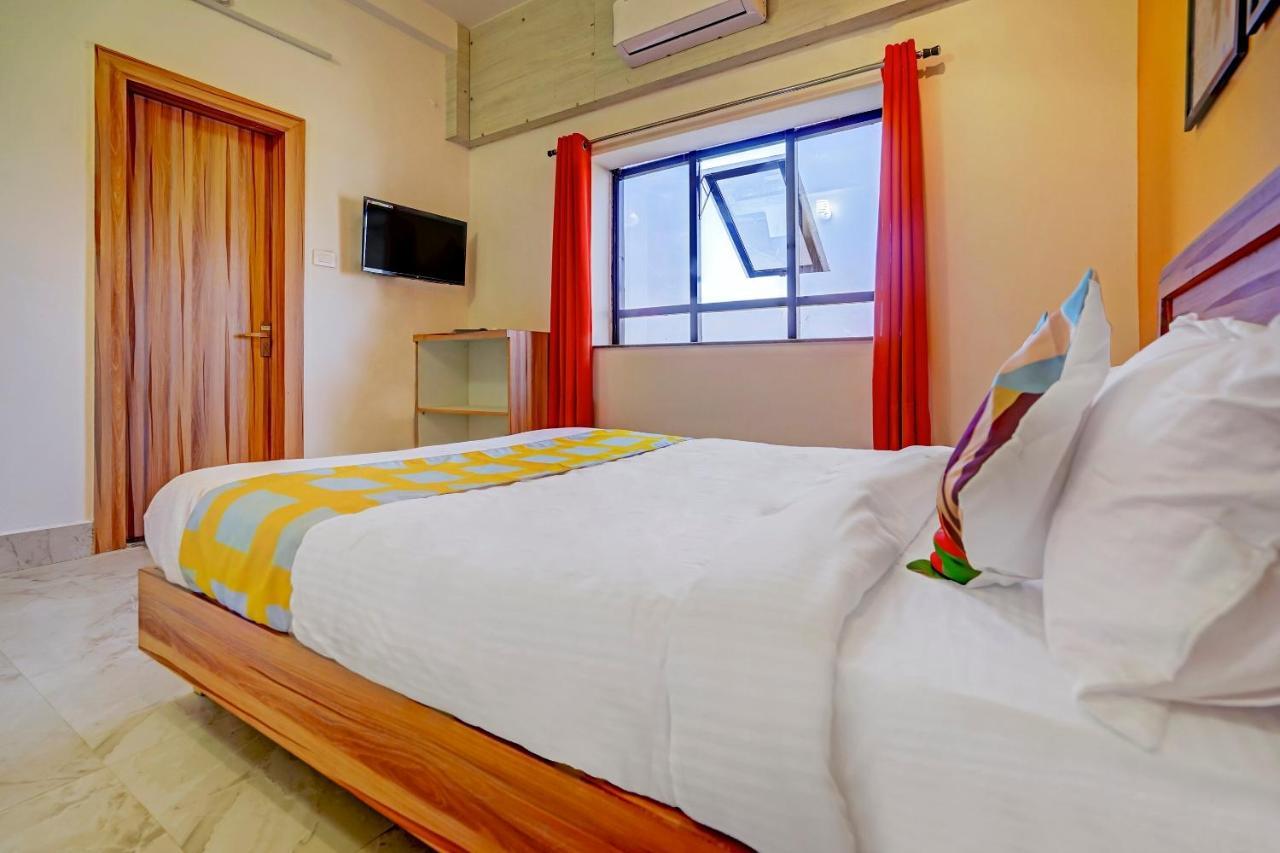 Oyo 79233 Hotel Hive Stays Kochi Exterior foto
